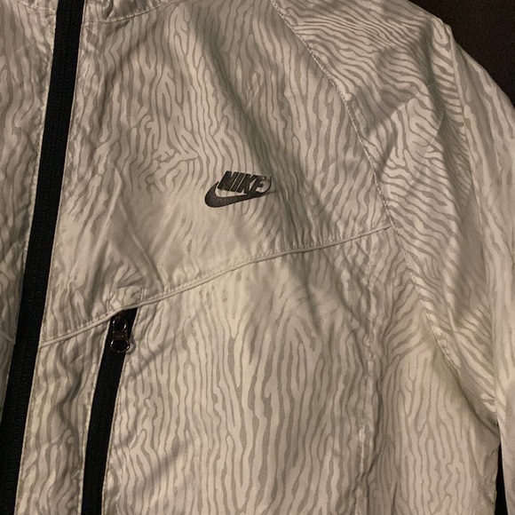 Nike zebra print jacket, worn a couple times - Picture 3 of 4